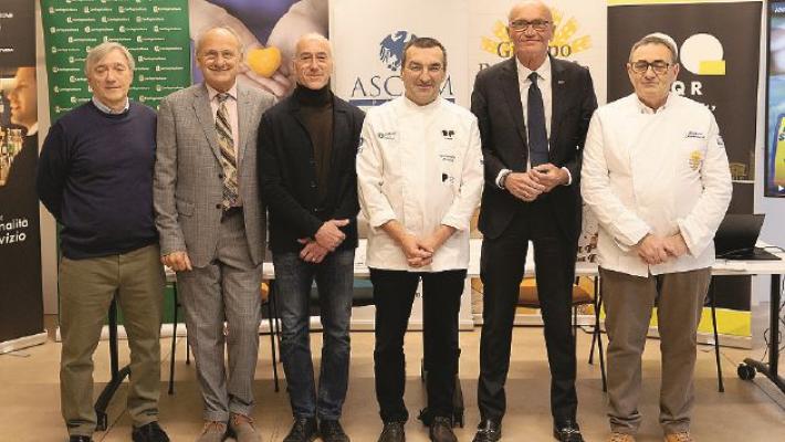 Portici del Grano: un 8 dicembre Si accende anche l'albero della Piazza