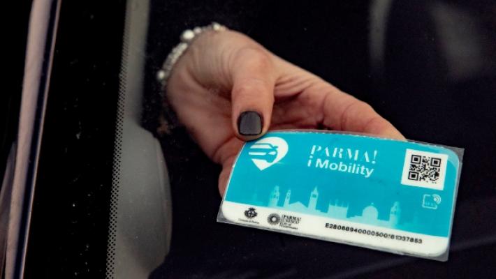 Rinnovo permessi sosta e ztl, «Perché pagare solo online?»