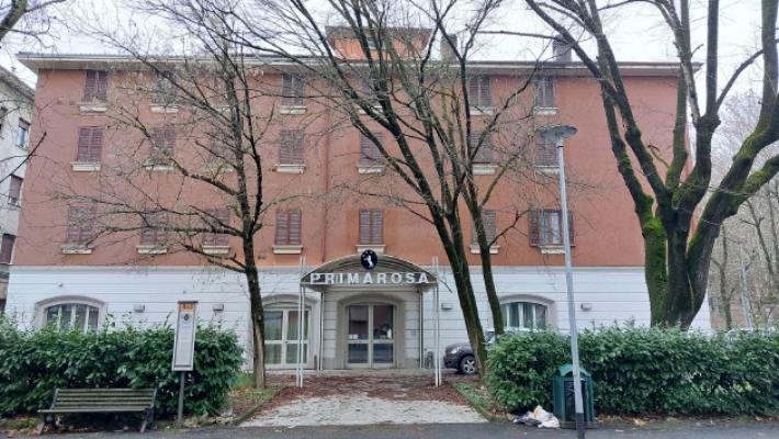 L'ex hotel Primarosa è diventato rifugio per i disperati