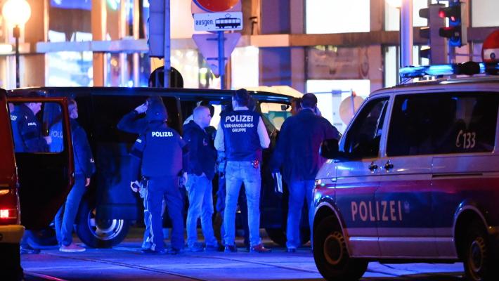 Vienna, attentato alla Sinagoga: 7 morti e 15 feriti