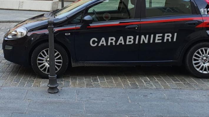 Strognano, tentano il furto e scappano