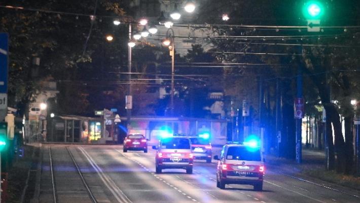 Orrore a Vienna. Kurz: "Attacco ancora in corso. Pi&ugrave; attentatori sono ancora in fuga"