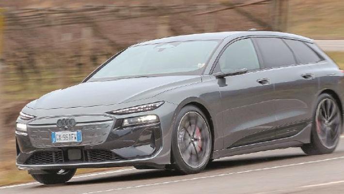 Audi, l'ora di A6 e-tron