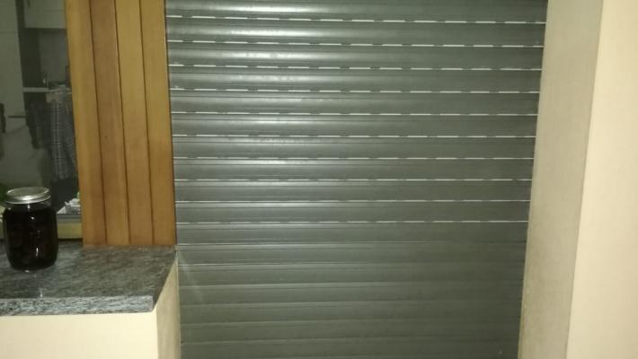 Faccia a faccia con il ladro in casa, in pieno giorno. «Ero terrorizzata»