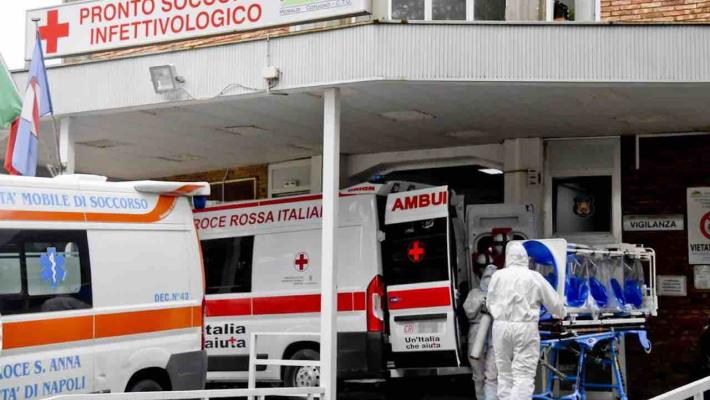 Tutto l'Alto Adige diventa zona rossa. Napoli, il coordinatore del 118: "Ospedali in crisi". De Magistris: "Non ci resta che la zona rossa"