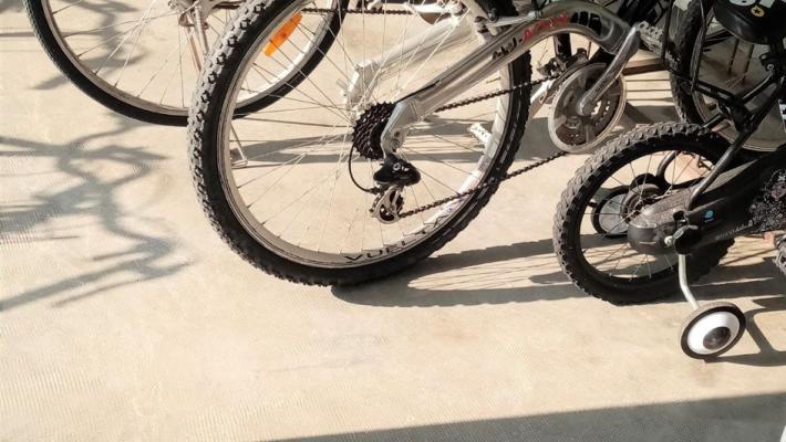Ladri di biciclette, raffica di furti