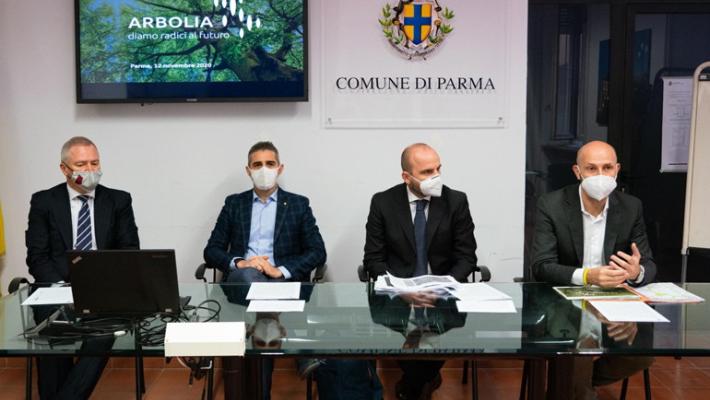 Oltre duemila piante per il progetto di forestazione di un'area verde del Cinghio Sud