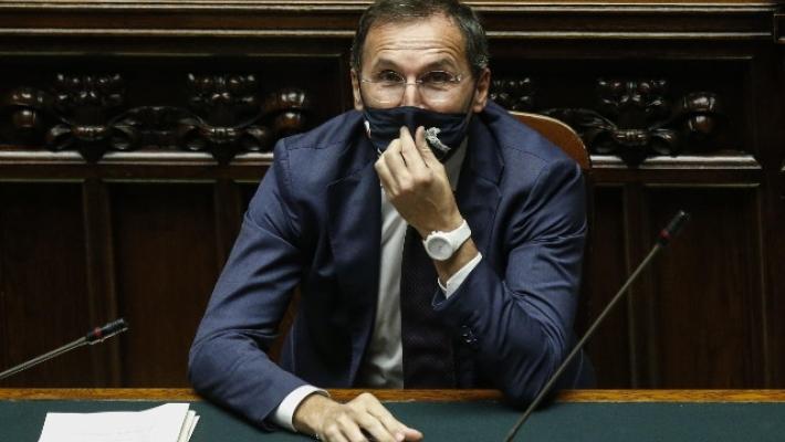 Boccia: "Un covid-hotel in ogni provincia (meno pressione sugli ospedali)"