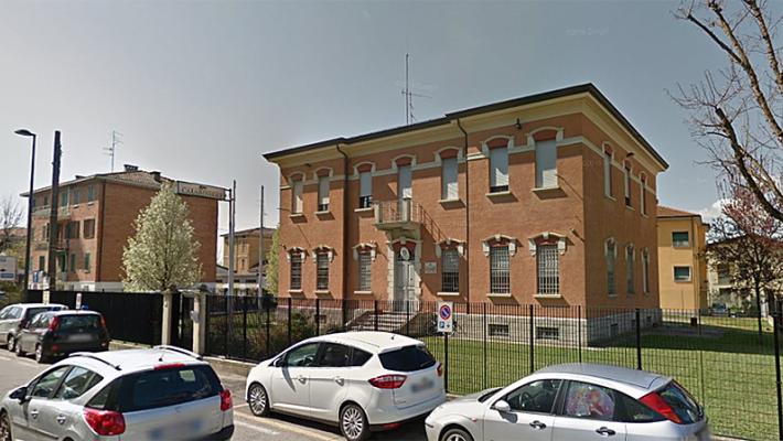 Al volante a 17 anni fugge dai carabinieri e si schianta, denunciato