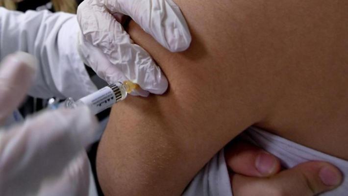 Il Cts: inaccettabili le parole di Crisanti sui vaccini 
