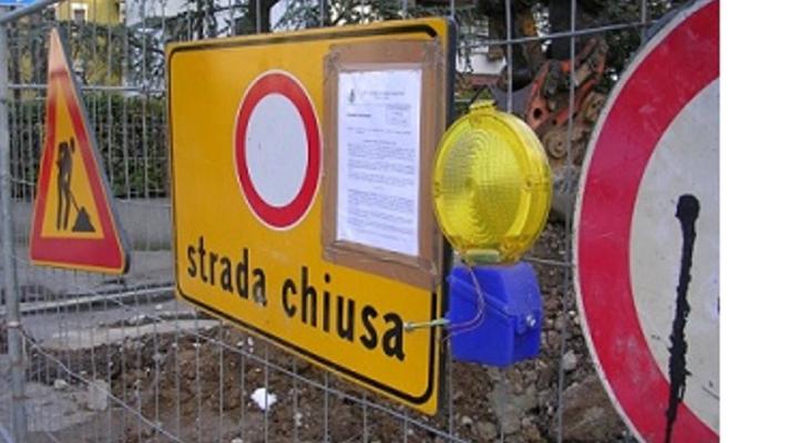 Chiusura stradale a case boscaini