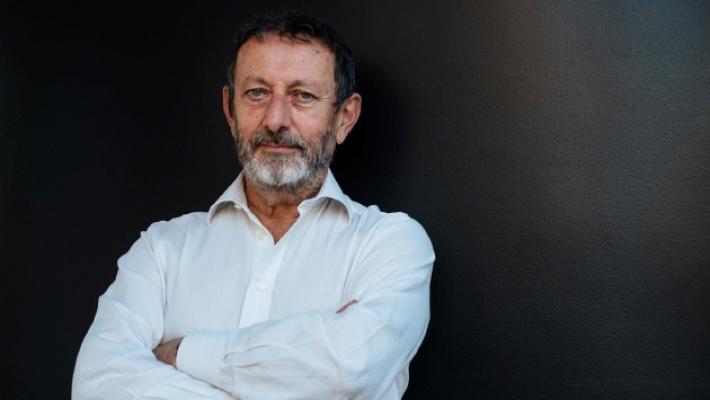 Michele Serra: «Per me scrivere e respirare sono la stessa cosa»