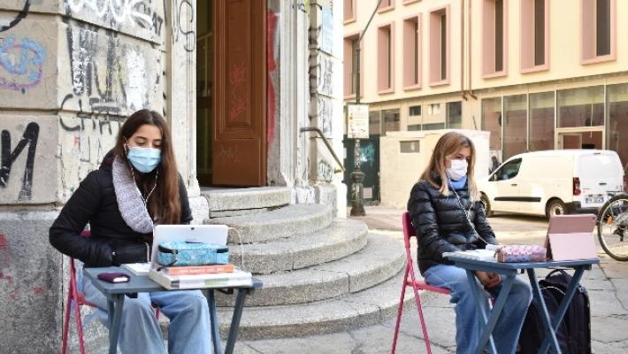 Studentessa No-Dad, 'Ancora a casa? E' presa in giro'