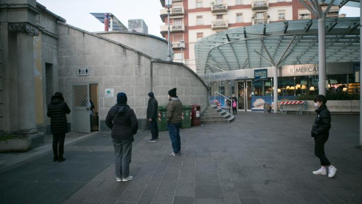 Una domenica da turisti in città alla ricerca dei bagni pubblici