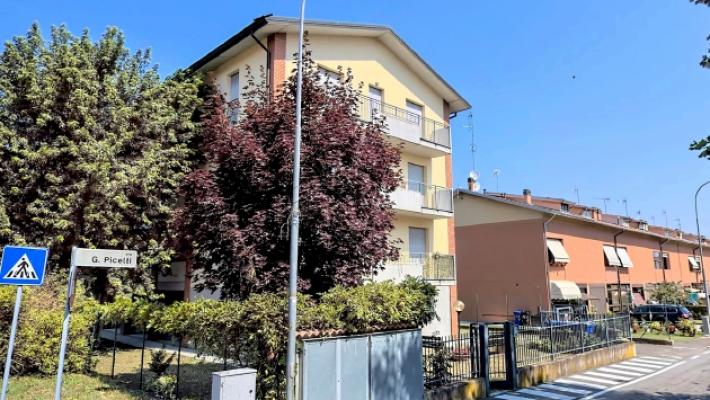 «Questa casa è troppo “stretta” per un ragazzo in carrozzina»