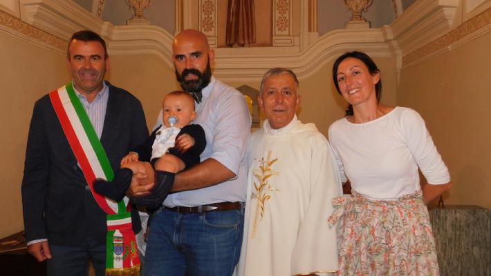 Dopo 9 anni Roccaferrara festeggia un battesimo