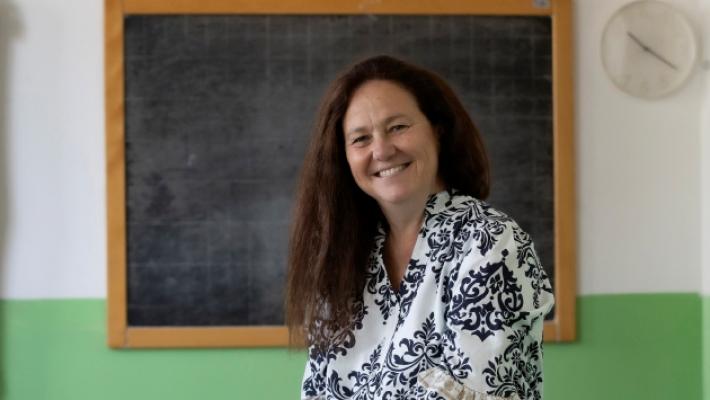 Don Cavalli, la prof Eugenia Piancastelli va in pensione: «Per me la scuola è tutto, ho sempre adorato i miei alunni»