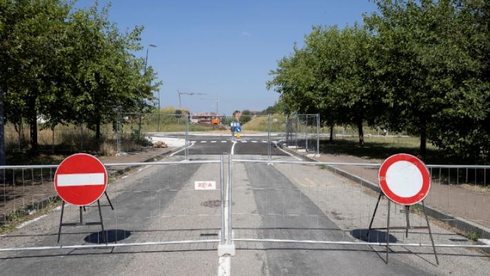 L'ira dei negozianti per l'&laquo;eterno cantiere&raquo; di via Savino