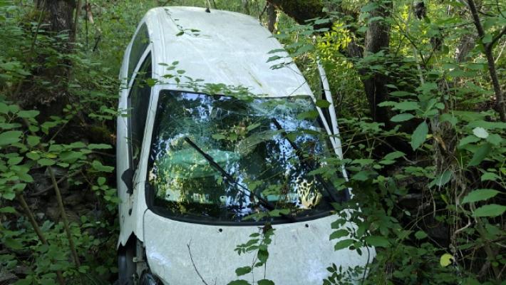 Borgotaro, si perde per strada e finisce con l'auto nella scarpata: 61enne salvata dai carabinieri
