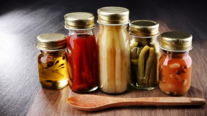 Pericolo botulino: quali sono i campanelli d'allarme? Parla l'esperta