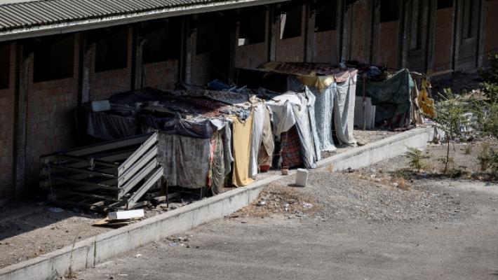 Ex scalo merci tra spaccio e topi. I residenti: «Bisogna intervenire»