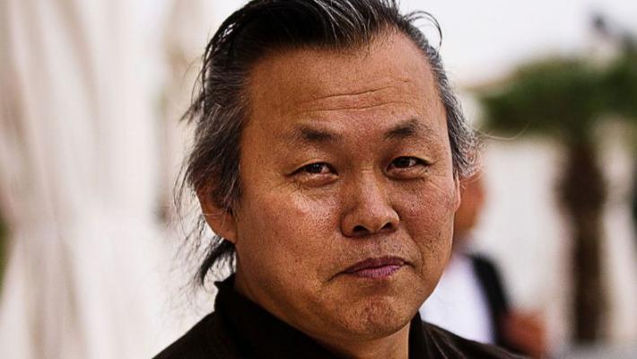 È morto il regista Kim Ki-duk a causa del Covid, vinse il Leone d'oro