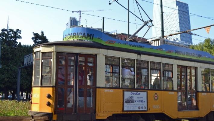 Tranviere sequestra e minaccia passeggeri, sospeso