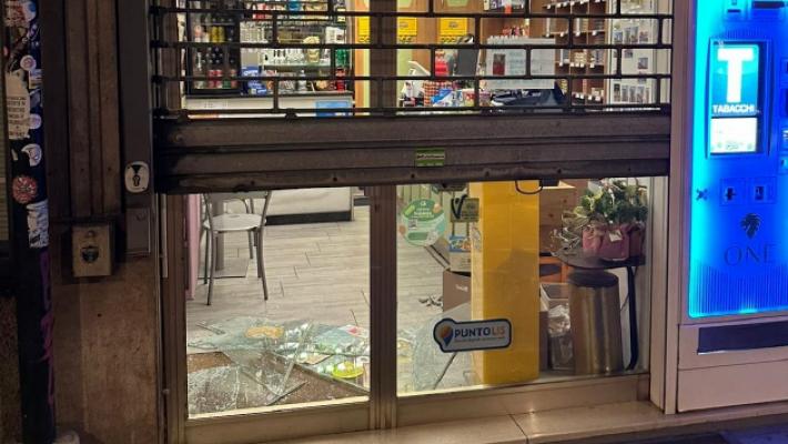 Ladri in azione in via Garibaldi e in piazzale Santa Croce