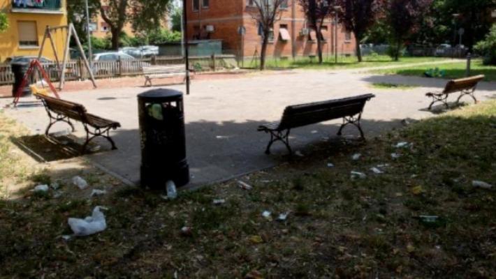 Raccolte oltre 800 firme per chiedere la chiusura del parco di via Amendola 