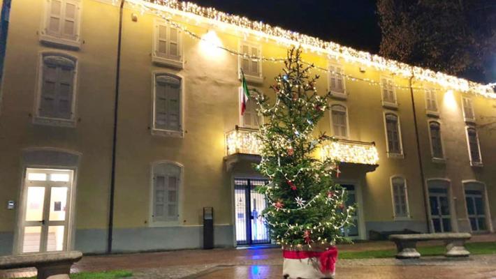 Stretta di Natale, decisione nelle prossime 48 ore. Le due ipotesi: Italia zona "rossa", Italia zona "arancione" - Cosa si potr&agrave; fare e cosa sar&agrave; vietato