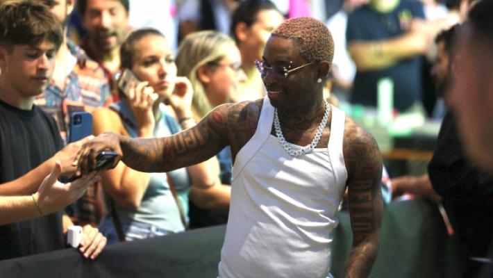 Bello Figo: «Sui social i ragazzi mi chiedono consigli per diventare come me»