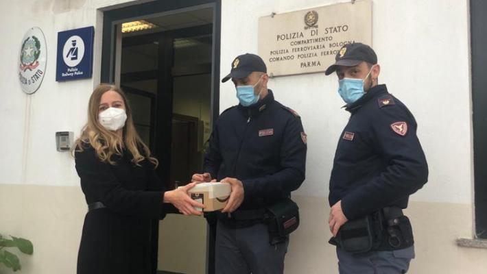 Staffetta solidale della polizia ferroviaria per aiutare una donna malata