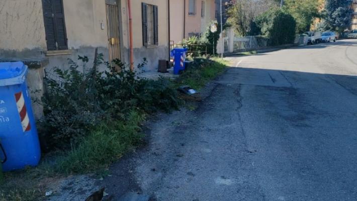 Con una Panda centra una cancellata e poi fugge: rintracciata