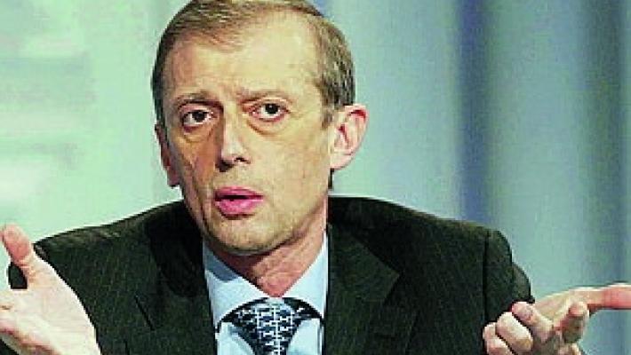 Fassino denunciato per furto al duty free: "Non volevo rubare"