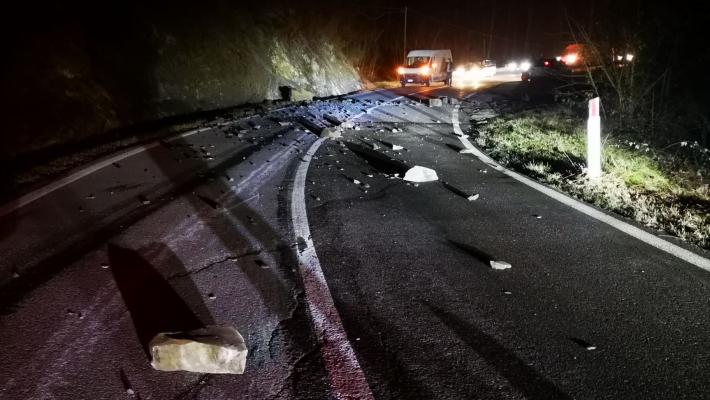 Frana sulla provinciale per Corniglio