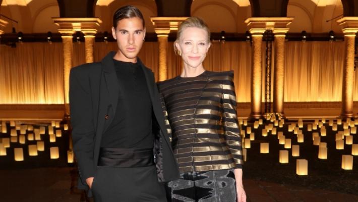 L'attore Melley alla sfilata di Armani