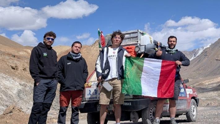 In quattro in Panda fino in Kazakistan