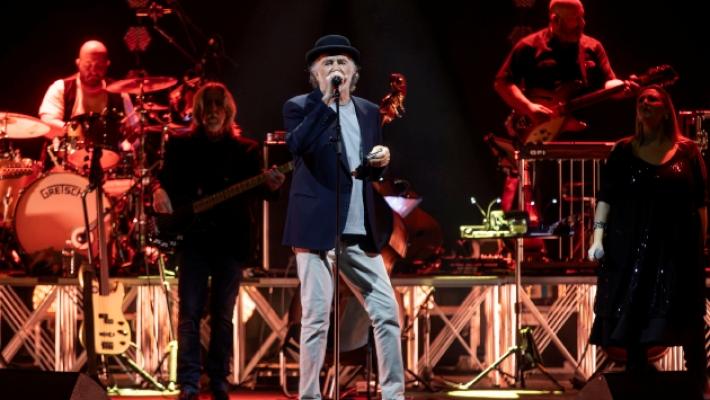 De Gregori trionfa al Regio