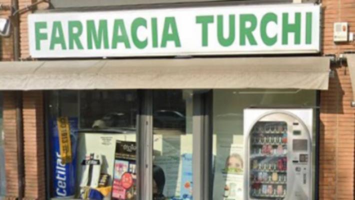 Bandito armato di coltello tenta due colpi in pochi minuti