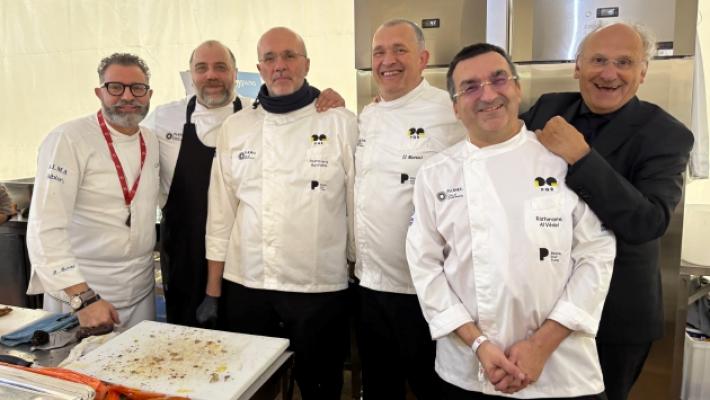 Gran finale alla parmigiana: chef stellati e di casa nostra insieme per un informale pranzo in piedi