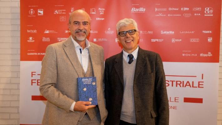 Il dialogo &laquo;impossibile&raquo; tra cronaca ed epica e un'iconica Lettera 22 nel libro di Giuseppe Lupo 