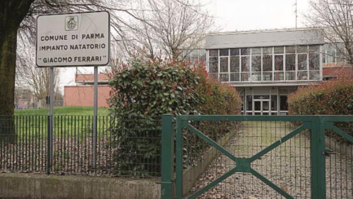 «In via Zarotto la piscina è lasciata al degrado»