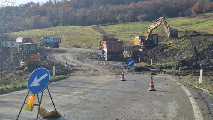 La frana continua a scendere, Anas e Prociv lavorano senza sosta