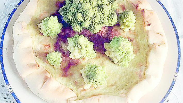 La ricetta della domenica - Torta di salmone e broccolo romano