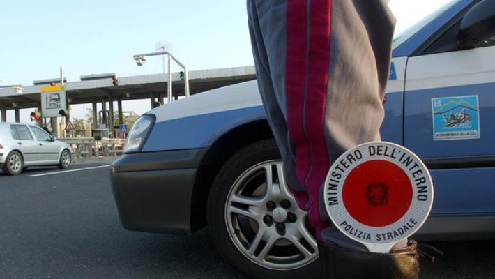 Rubano Suv, inseguimento a 200 all'ora sull'Autocisa