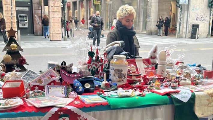 Via Mazzini: tre straniere rubano l'incasso del banchetto dell'Enpa per aiutare cani e gatti abbandonati