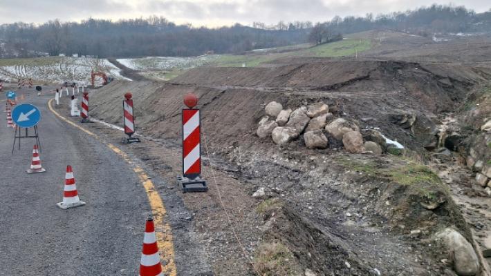 La frana di Cisone ha ripreso a muoversi: senso unico alternato