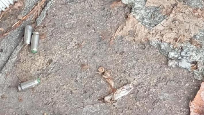 Una distesa di bossoli sul Lungoparma