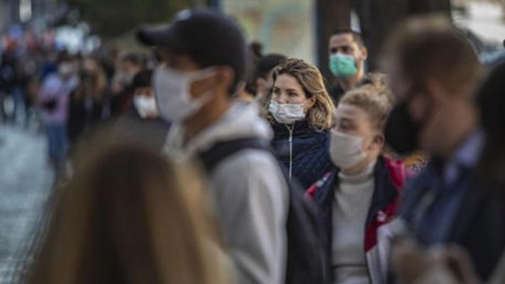 Speranza: "Misure restrittive  ancora per qualche mese"