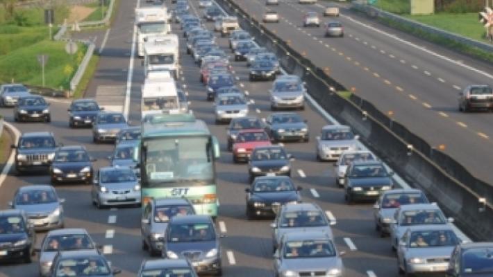 Incidente tra due camion in A1: feriti gli autisti. Coda di 7 km tra Fidenza e Parma